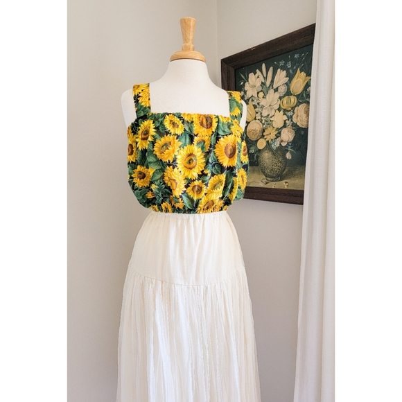 Vintage Sunflower Handmade Crop Top / Cropped Top Made from 90s Vintage Fabric - Picture 3 of 12